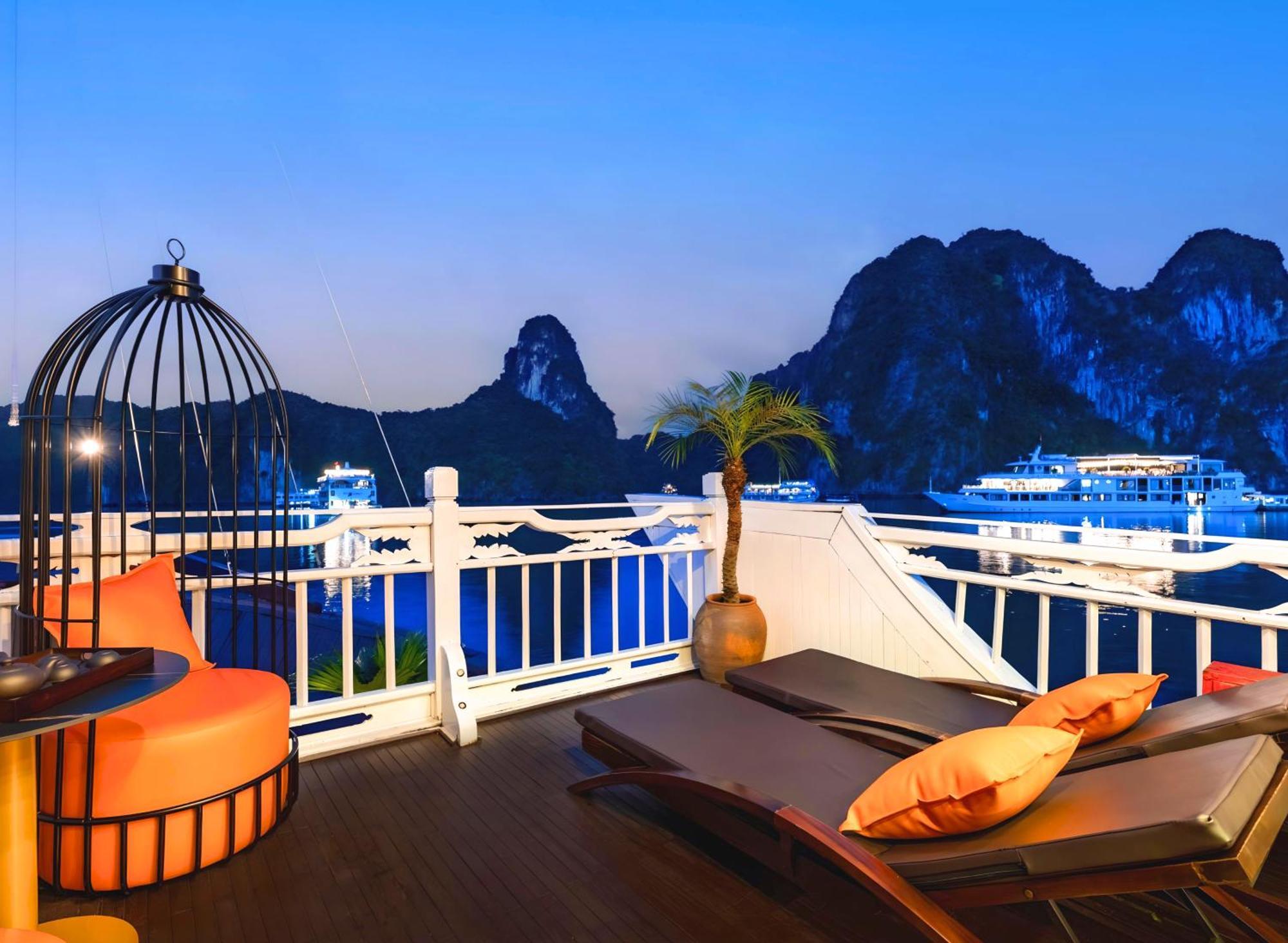 Hera Classic Boutique Cruise Ha Long Exterior photo