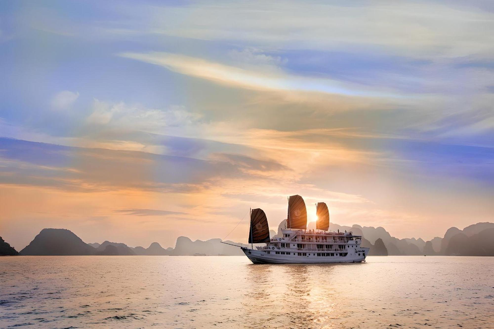 Hera Classic Boutique Cruise Ha Long Exterior photo